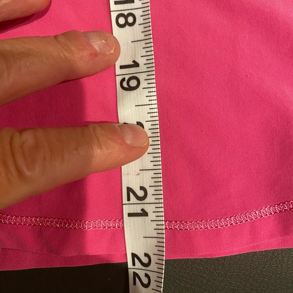 Pink Lululemon tank top. Size 4 - Picture 5 of 6